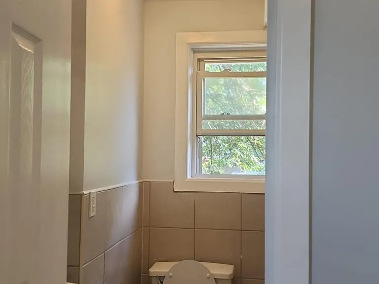 42 Doremus St #2R — Photo 2