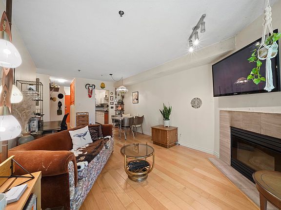 5th image of 1433 E 1st Ave #102