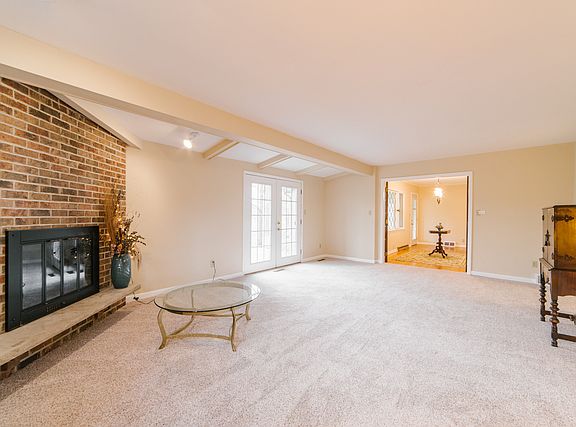 3rd image of 123 Greenwood Acres Dr