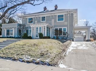 111 Linden Ave, Wilmette, IL 60091