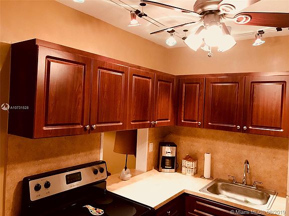 4th image of 1395 NE 167th St APT 302