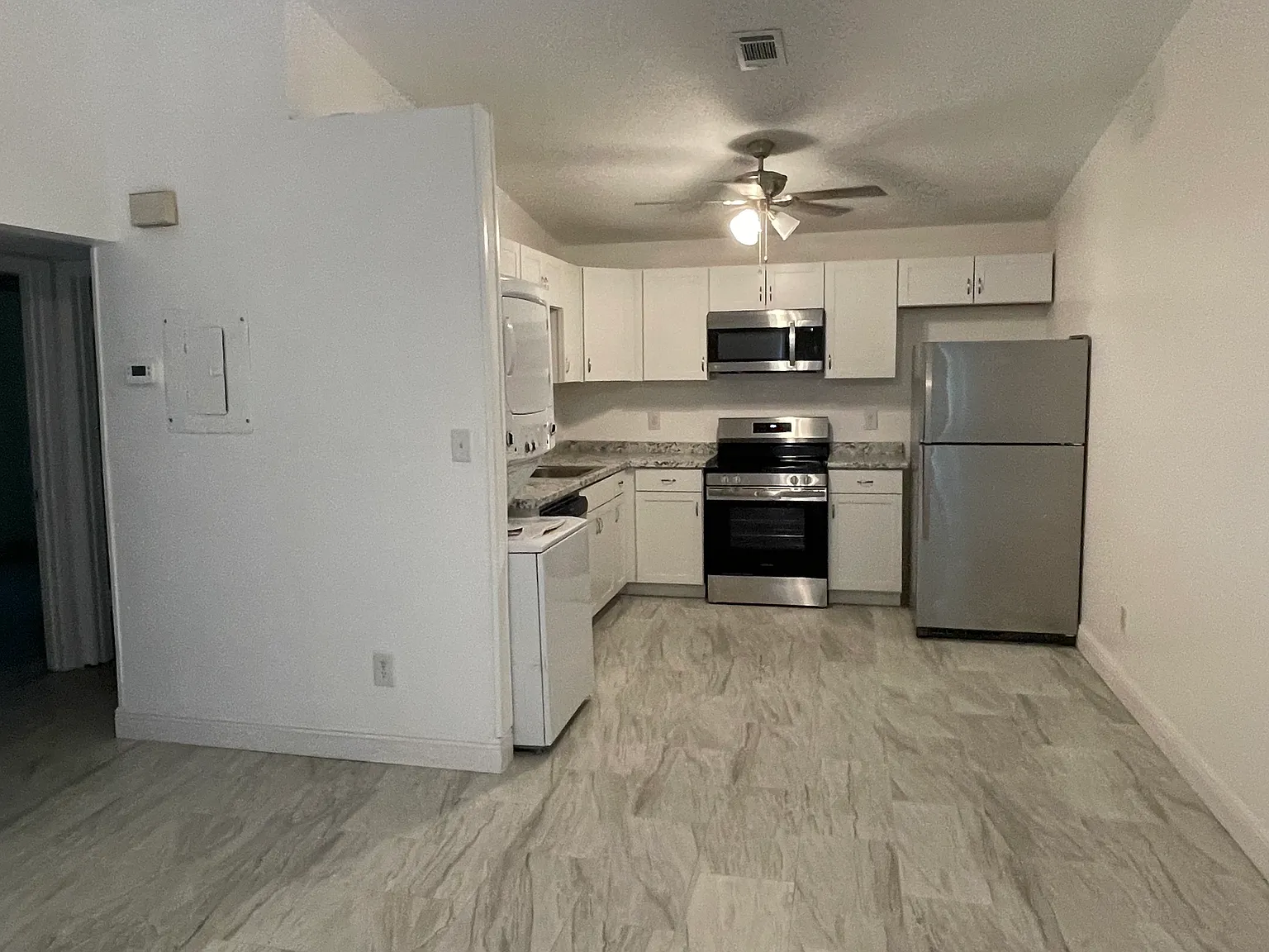 2 bed, 800 sqft, $1,250 — Photo 3