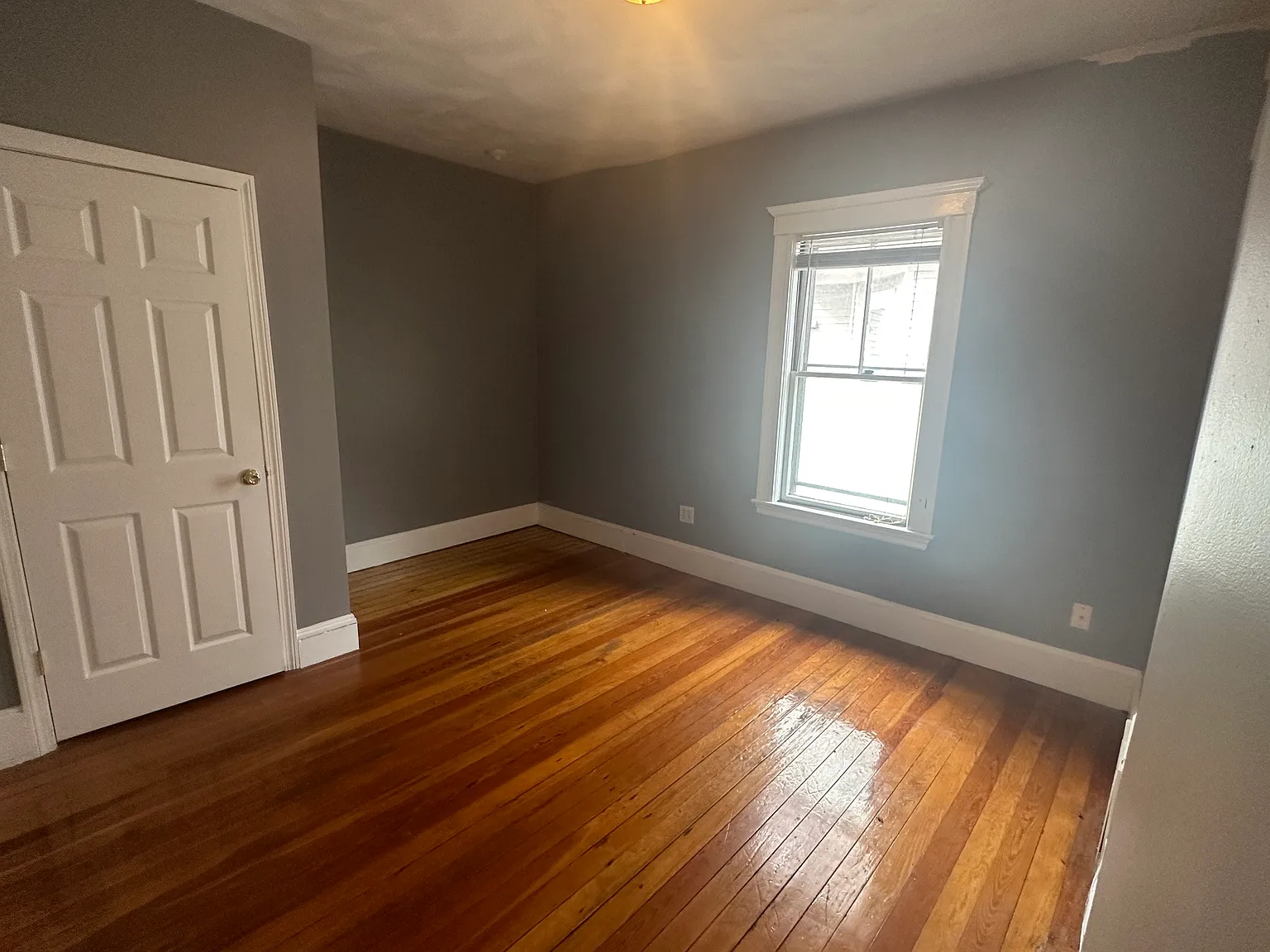 2 bed, 1050 sqft, $3,350 — Photo 4