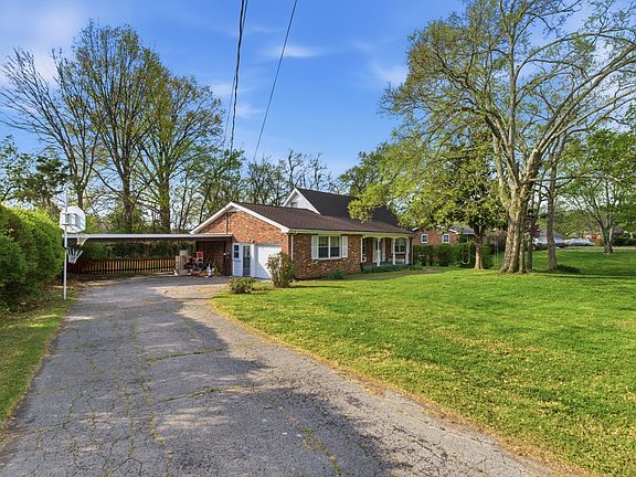 3rd image of 323 Nokes Dr
