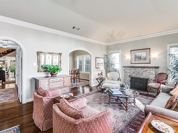3rd image of 4537 Belclaire Ave