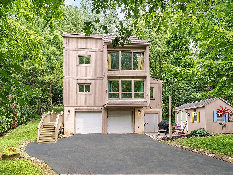 1st image of 390 Adena Brook Ln