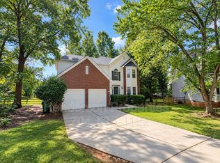 8702 Huntland Ct, Charlotte, NC 28277