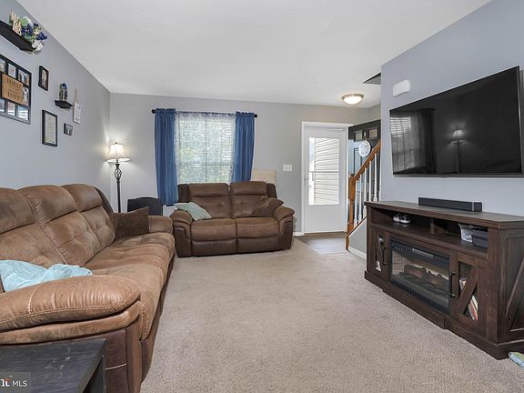 2nd image of 204 Avonbridge Dr