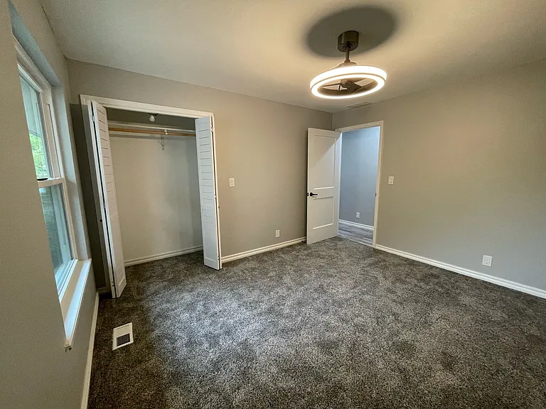 106 Oak Hills Dr — Photo 17