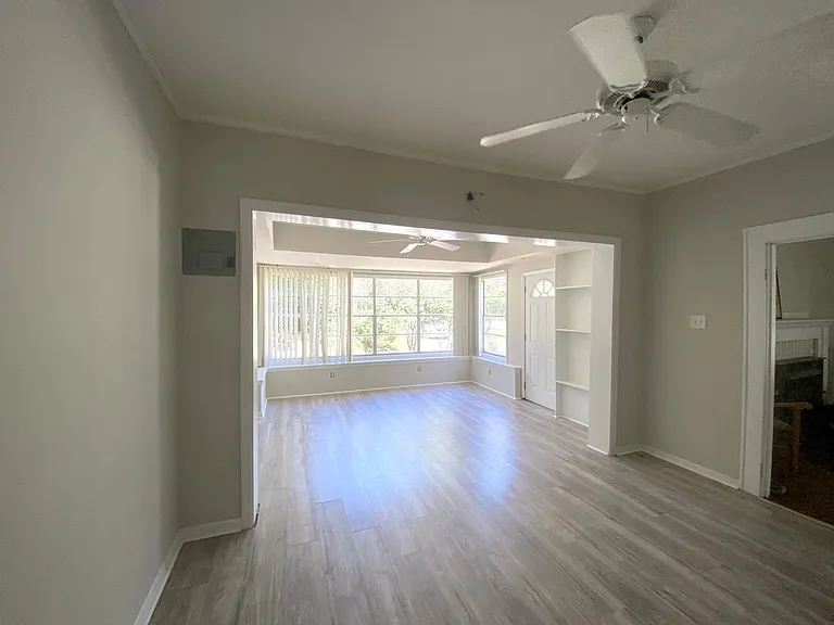 409 Edgewater Rd — Photo 5