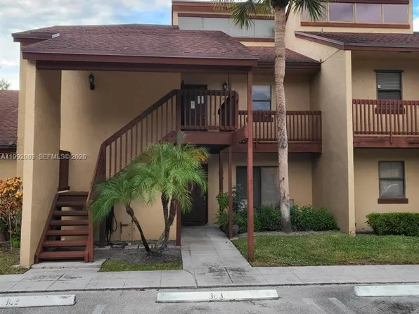 302 Lakeview Dr E #E, West Palm Beach, FL 33411