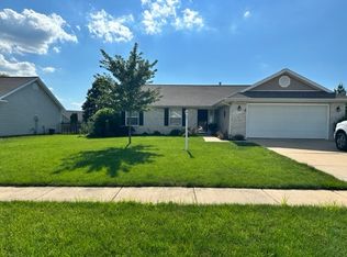 2006 Jonathon Dr, Monticello, IL 61856