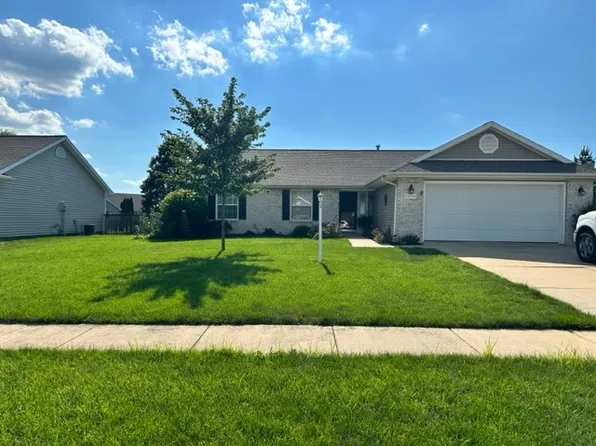 2006 Jonathon Dr, Monticello, IL 61856