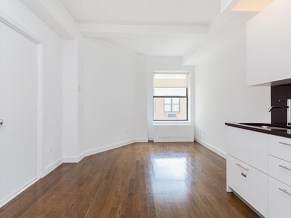 4th image of 212 W 91st St APT 1505