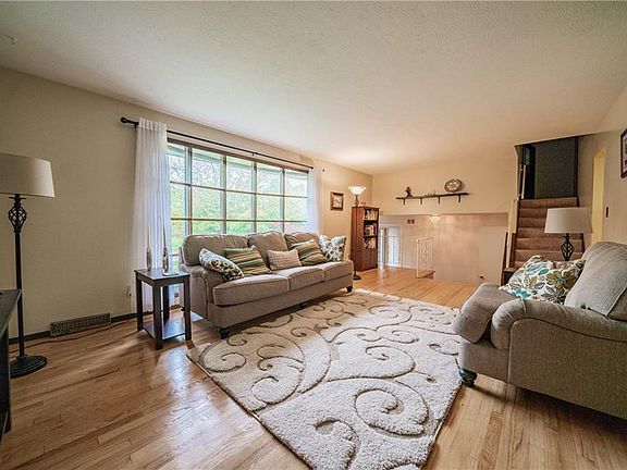 4th image of 6028 Catalano Dr