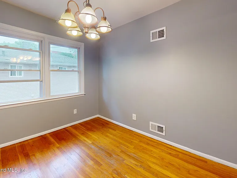 713 Tysens Ln — Photo 8