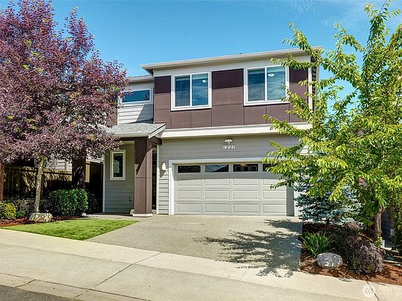 2nd image of 1227 199th Street SE