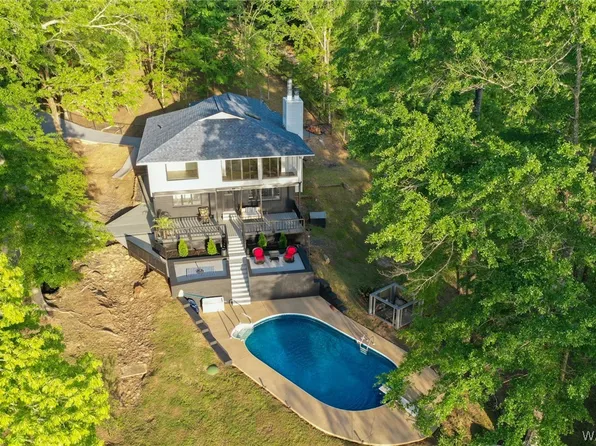 15710 Edwardian Dr, Northport, AL 35475