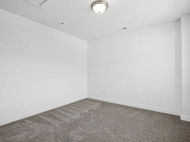 Upstairs bedroom 2