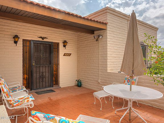 2nd image of 1001 S Abrego Dr