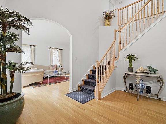 2nd image of 9254 Nagle Ave