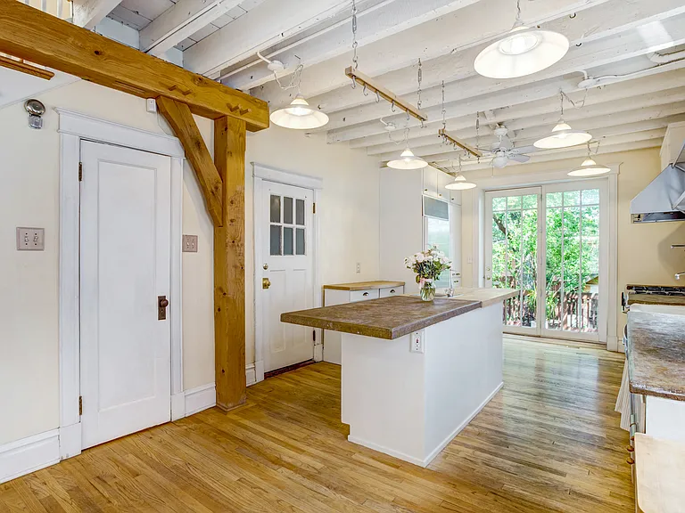 Kitchen / Bath