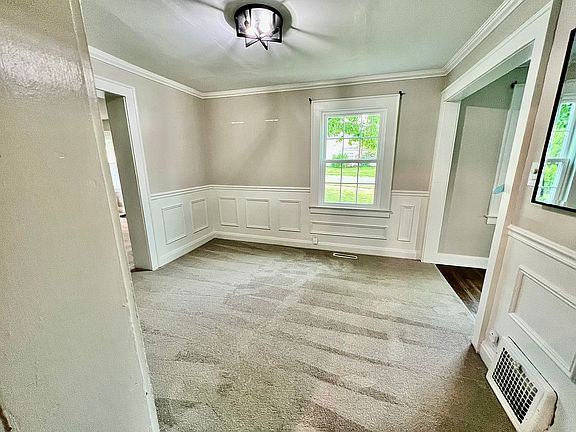4th image of 2424 Erskine Blvd