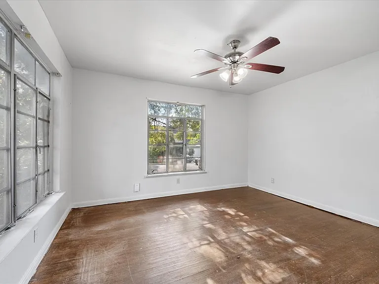 1409 Clifford Ave — Photo 4