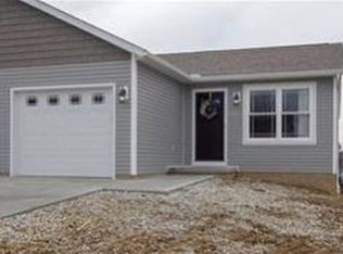 364 Spruce St, Barberton, OH 44203