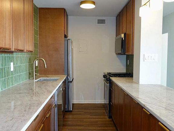 5th image of 2475 Virginia Ave NW #914