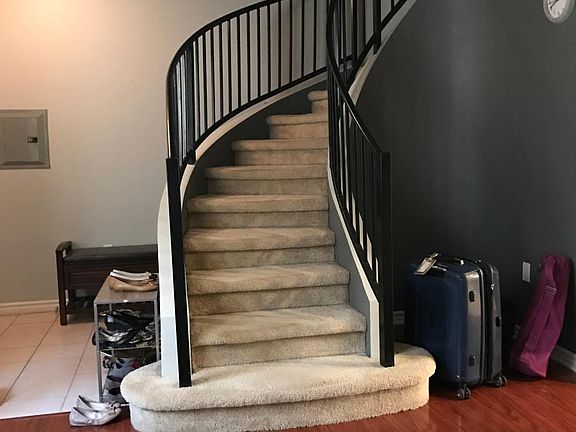 Curvy staircase
