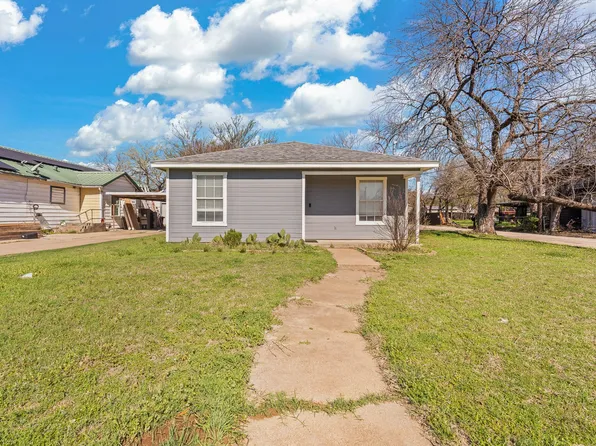 700 Poindexter Ave, Cleburne, TX 76033