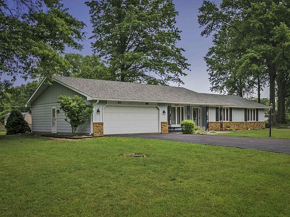 3rd image of 1607 N Sutton Circle Dr