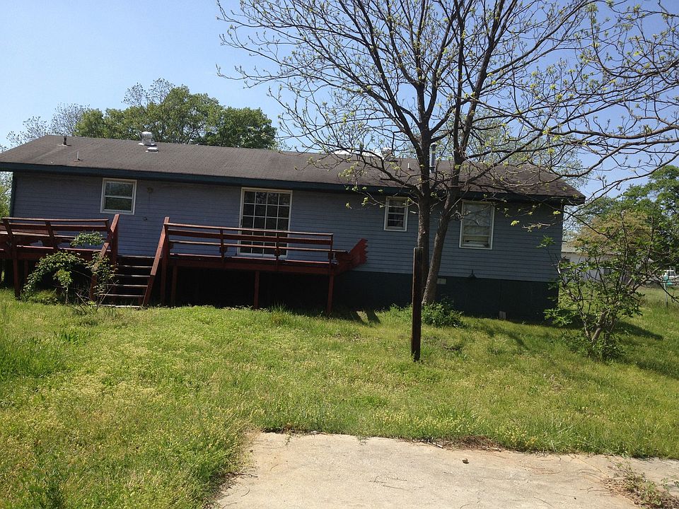 2nd image of 313 S Oak St