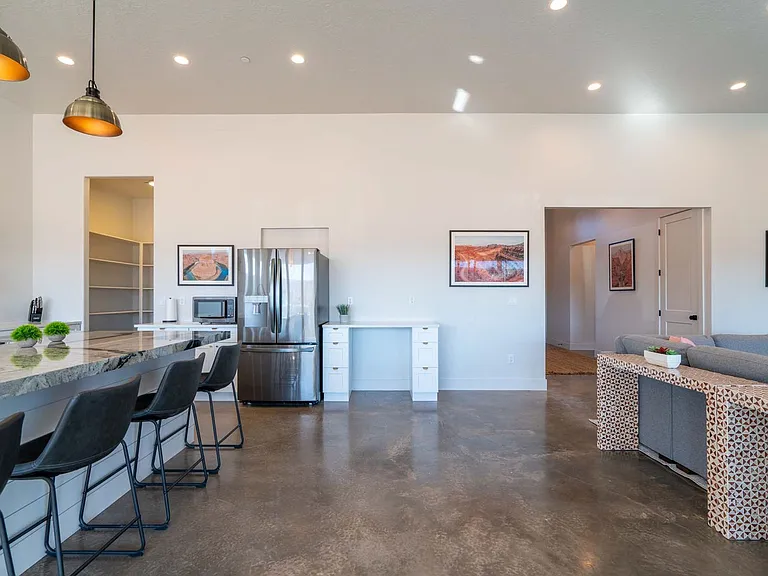 5089 W 3175 S — Photo 11