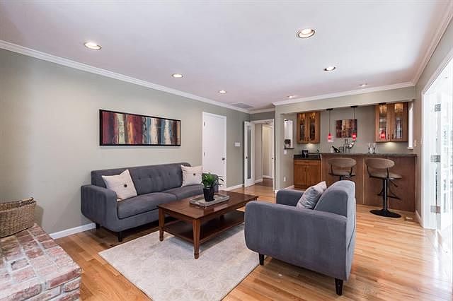 2nd image of 2974 Arguello Dr