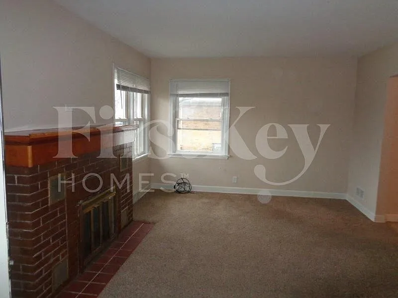 2 bed, 1.0 bath, 983 sqft, $2,370 — Photo 3