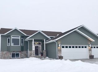 809 5th Ave NE, Dilworth, MN 56529