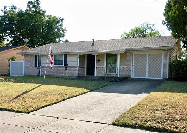 1st image of 307 Island Dr