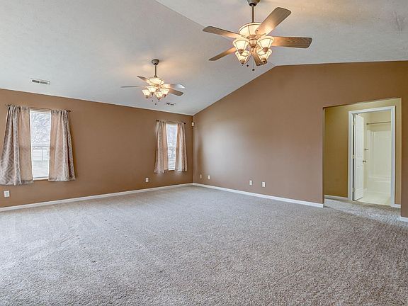 3rd image of 230 Pepperidge Dr