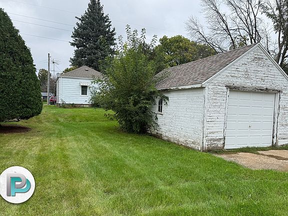 3rd image of 213 27th St SW