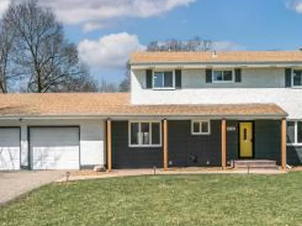 2735 Sycamore Ln N, Plymouth, MN 55441