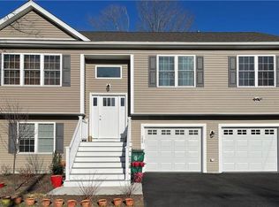 288 Pequot Ave, Warwick, RI 02889