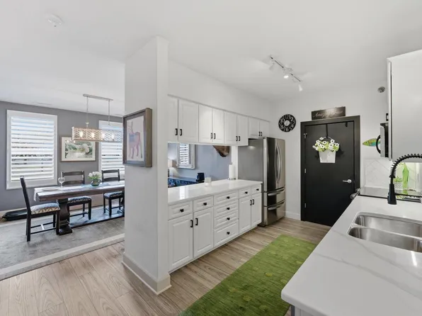 N74W13737 Appleton AVENUE #202, Menomonee Falls, WI 53051