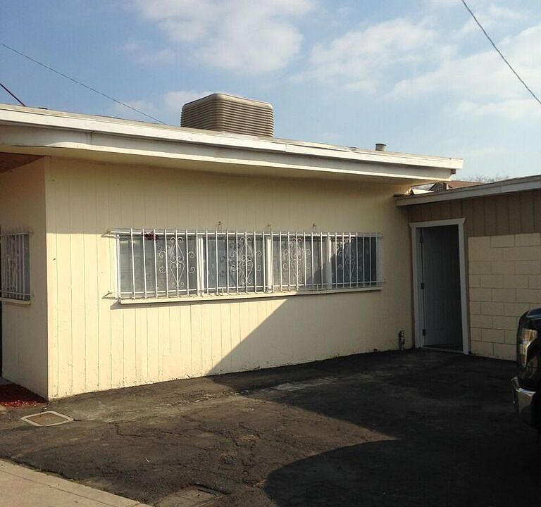 1st image of 220 Monterey St