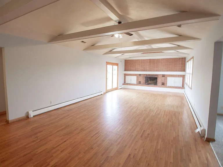 1303 Smiley Ln — Photo 27