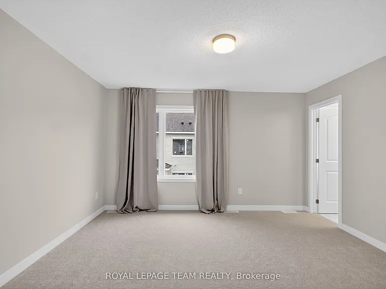 297 Les Emmerson Dr — Photo 24