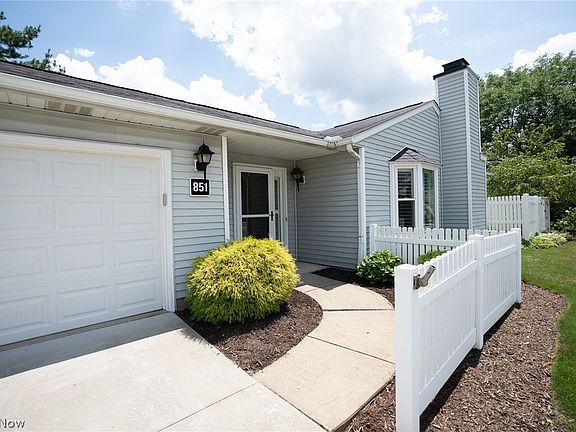 3rd image of 851 Lynnhaven Ln #196