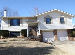 1423 Mohican Trl, Saint Charles, MO 63304