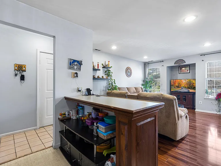 1102 Diamond Dr — Photo 12